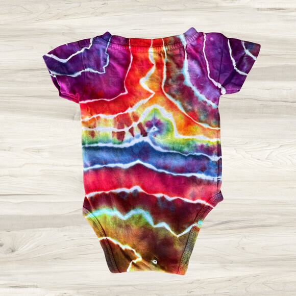 Baby Onesie Ice Dyed - Tie Dye Boy Girl - Rainbow Blue Red Newborn 0-3 months - Picture 3 of 10